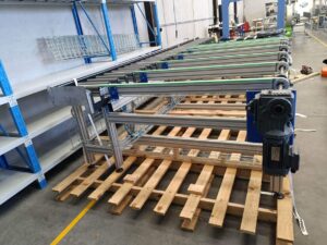 timber pallet base and machine